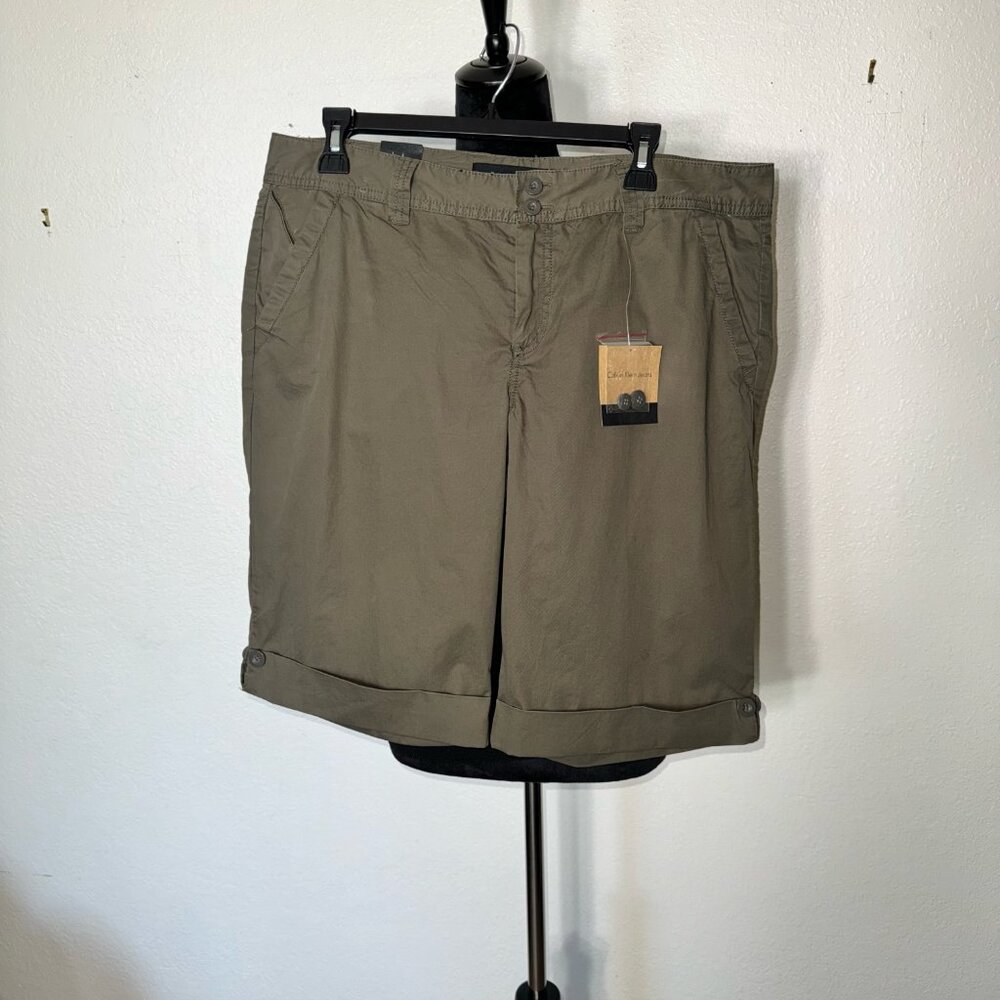 NWT Calvin Klein Jean women's short camo green 14